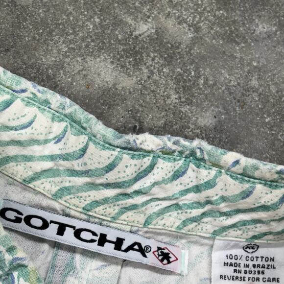 Vintage 90s Gotcha Sport Hawaiian Aloha Shirt Mens XL Tribal Print Surfer Beach - Picture 5 of 8